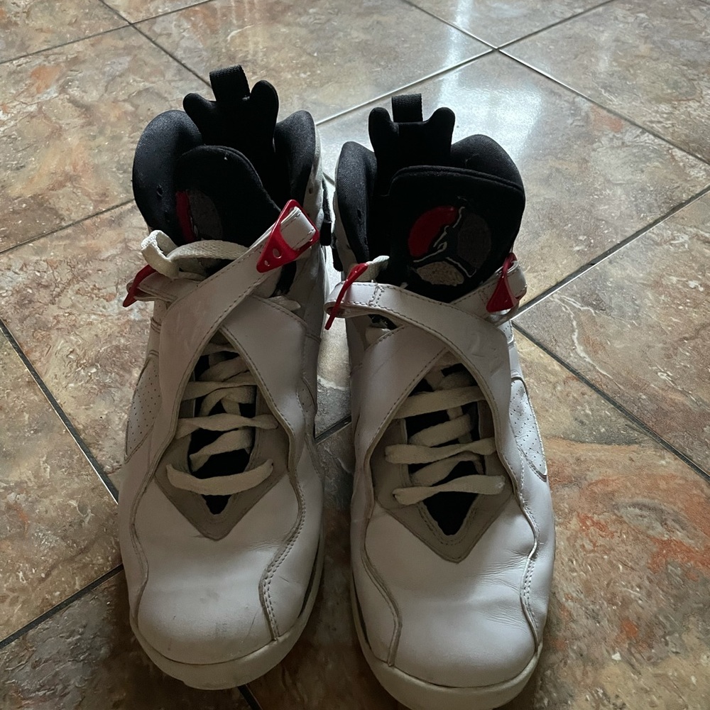 Jordan 8 Retro Bugs Bunny CDP